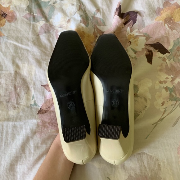 MOVED〰️ Gorgeous Vintage Heels - Picture 5 of 8